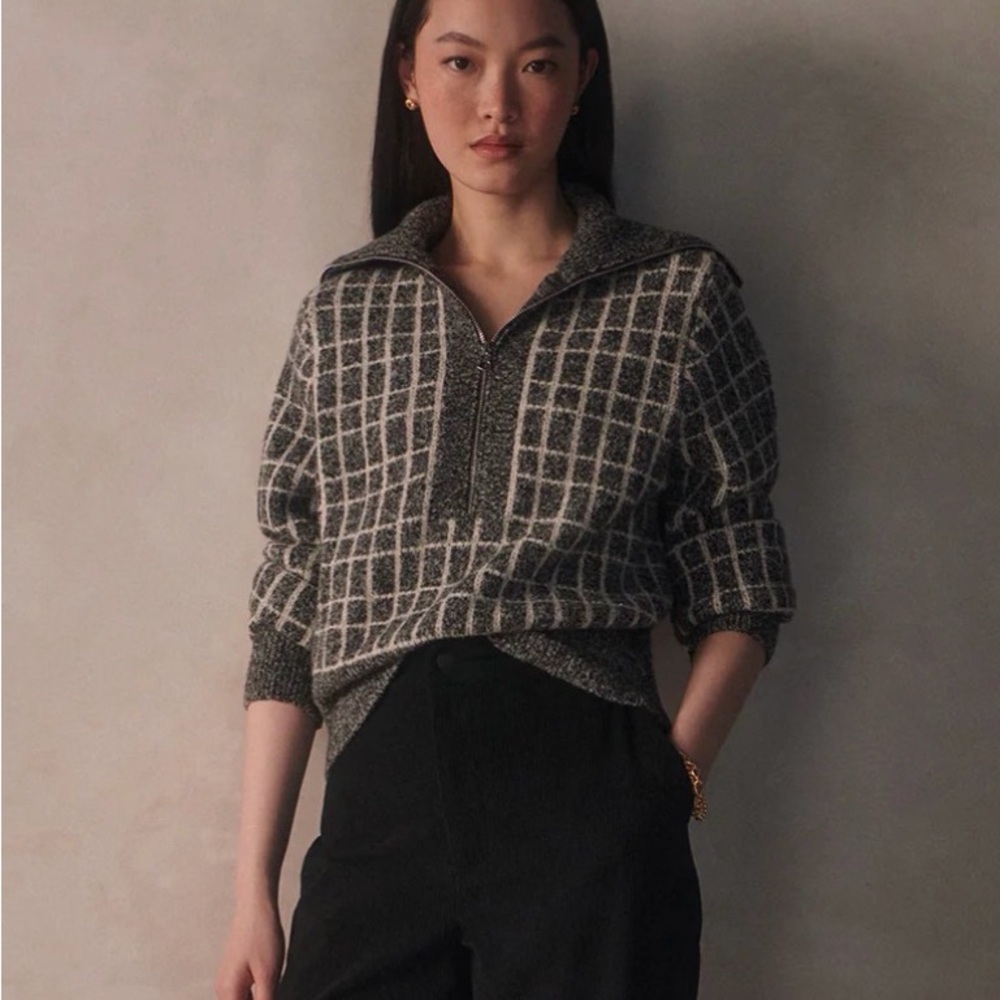 Varley Chic Gray and White Checkered Sweater NWT